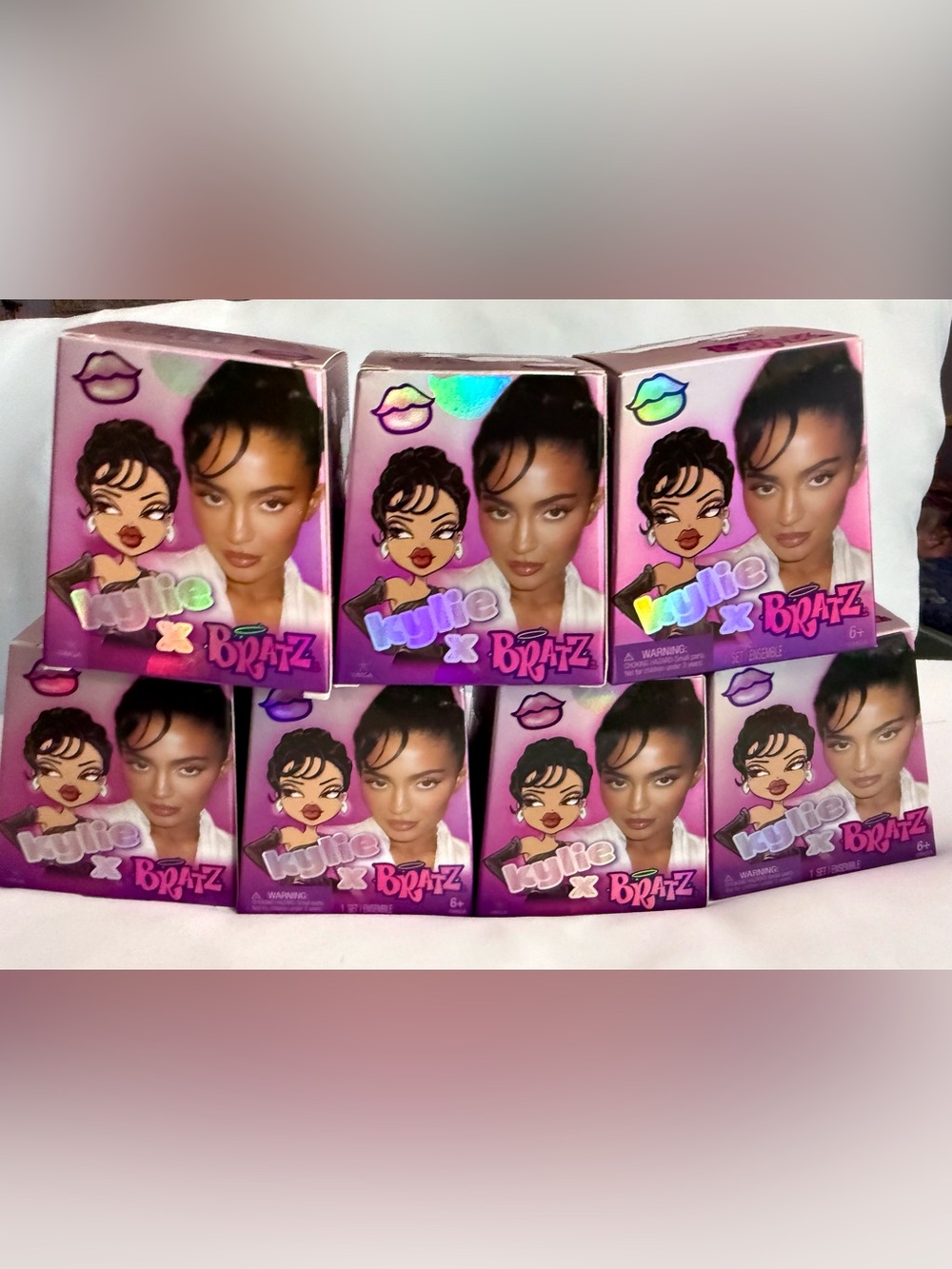Miniverse Kylie x Bratz Blind Boxes -Mini Collectibles (Set of 7)